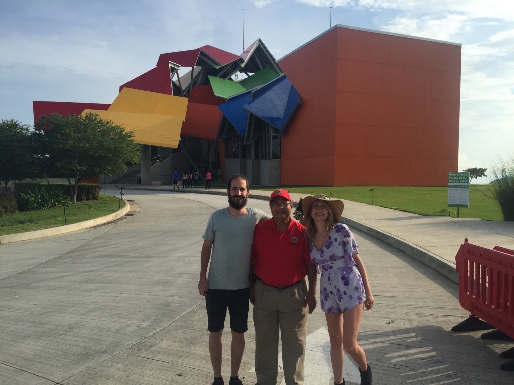 Spanish students at Biodiversity Museum Panama SpanishPanama.com