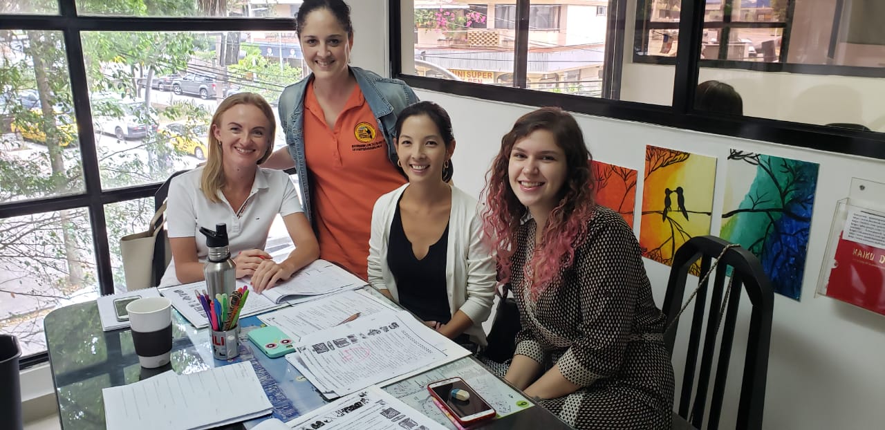 3 Girls Class, Spanish Classes In Panama | Learn Spanish Abroad | Spanish Language Immersion Programs