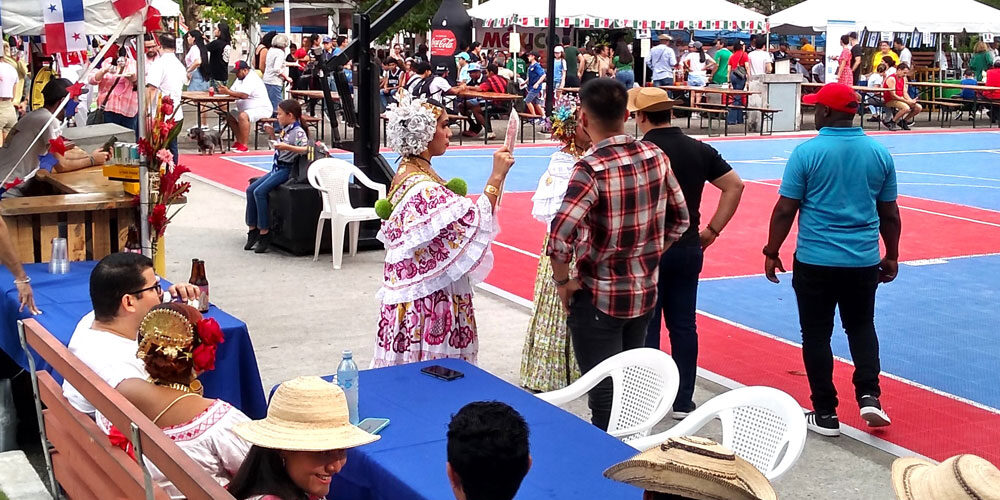 IMG_20230318-Dancers-waiting-