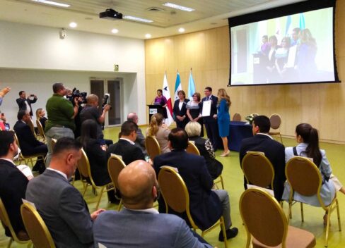 Svg+xml,%3Csvg%20xmlns%3D'http%3A%2F%2Fwww.w3, Spanish Classes In Panama | Learn Spanish Abroad | Spanish Language Immersion Programs