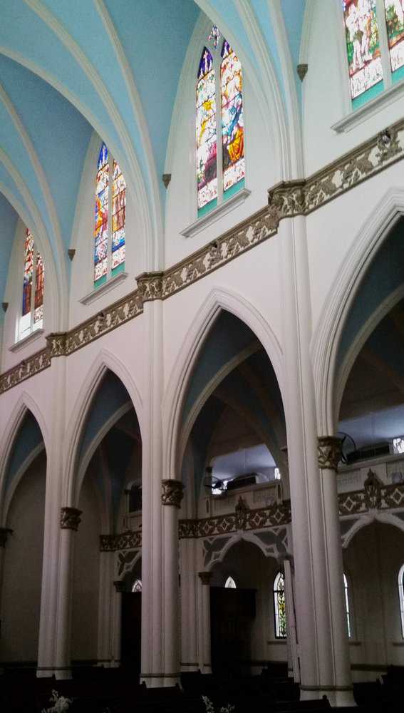 Interior Showing Stained Glass Windows, Spanish Classes In Panama | Learn Spanish Abroad | Spanish Language Immersion Programs