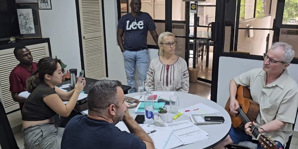 Svg+xml,%3Csvg%20xmlns%3D'http%3A%2F%2Fwww.w3, Spanish Classes In Panama | Learn Spanish Abroad | Spanish Language Immersion Programs