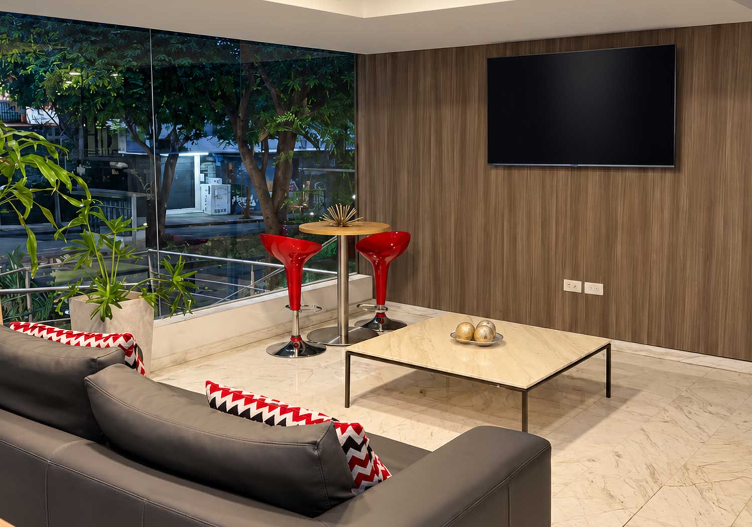 Hotel-style-room-with-two-beds Hotel Style Room With Two Beds, Spanish Classes In Panama | Learn Spanish Abroad | Spanish Language Immersion Programs