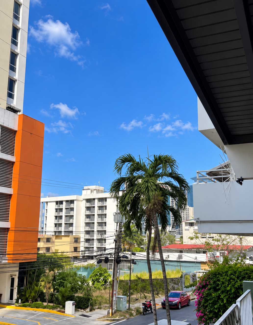 Street-view-in-El-Cangrejo,-Panama-City Street View In El Cangrejo Panama City, Spanish Classes In Panama | Learn Spanish Abroad | Spanish Language Immersion Programs