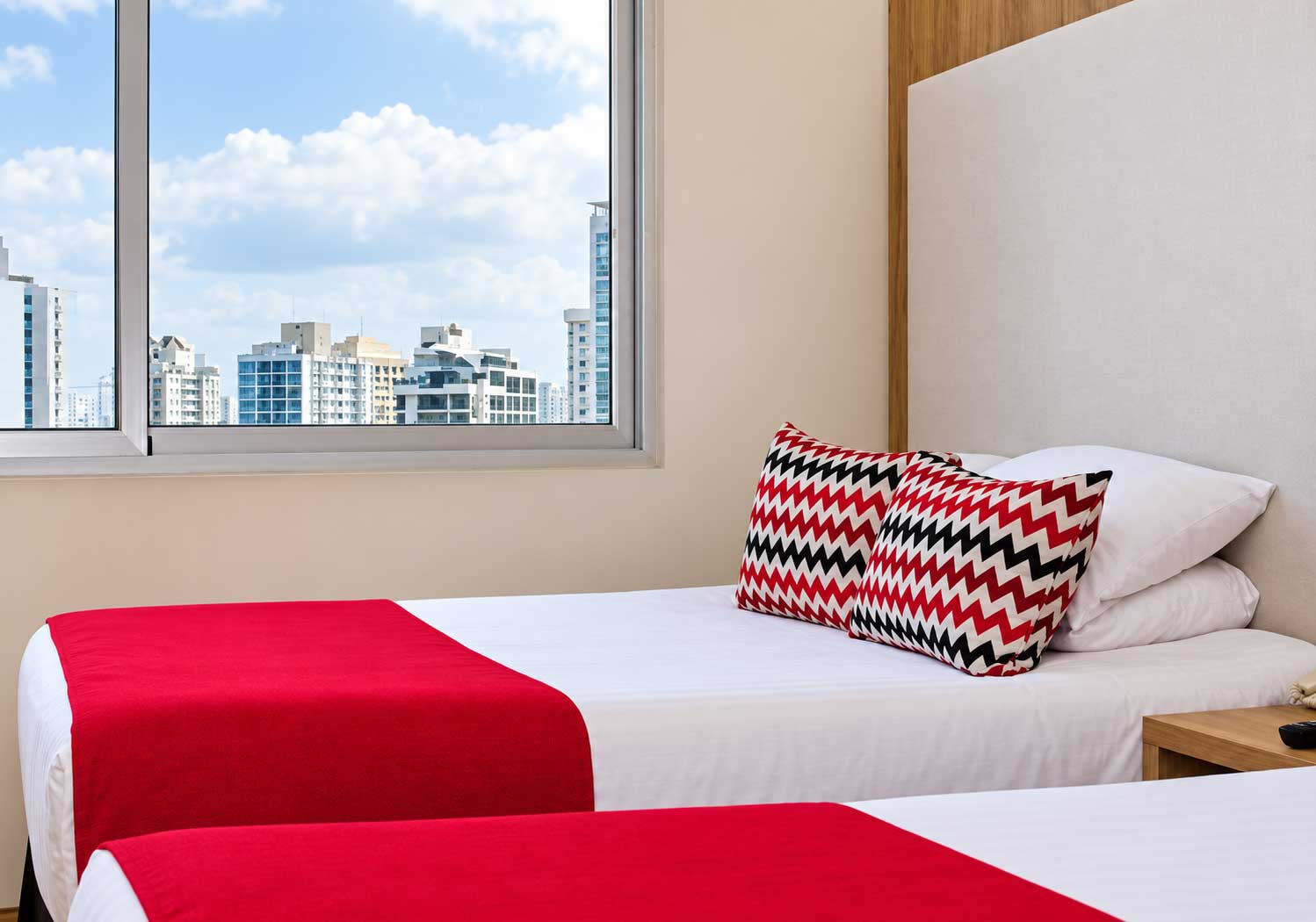 Twin-room-with-a-view-of-Panama-City Twin Room With A View Of Panama City 1, Spanish Classes In Panama | Learn Spanish Abroad | Spanish Language Immersion Programs